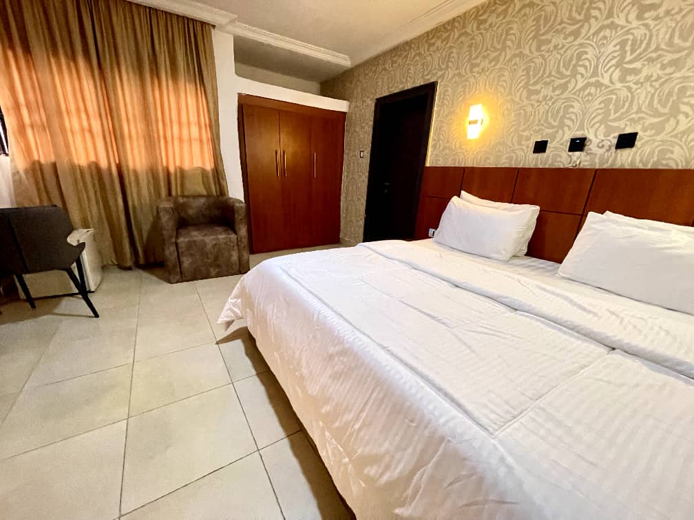 /web/uploads/116/Prixair Pure Hotel/header-images/deluxeee.jpg